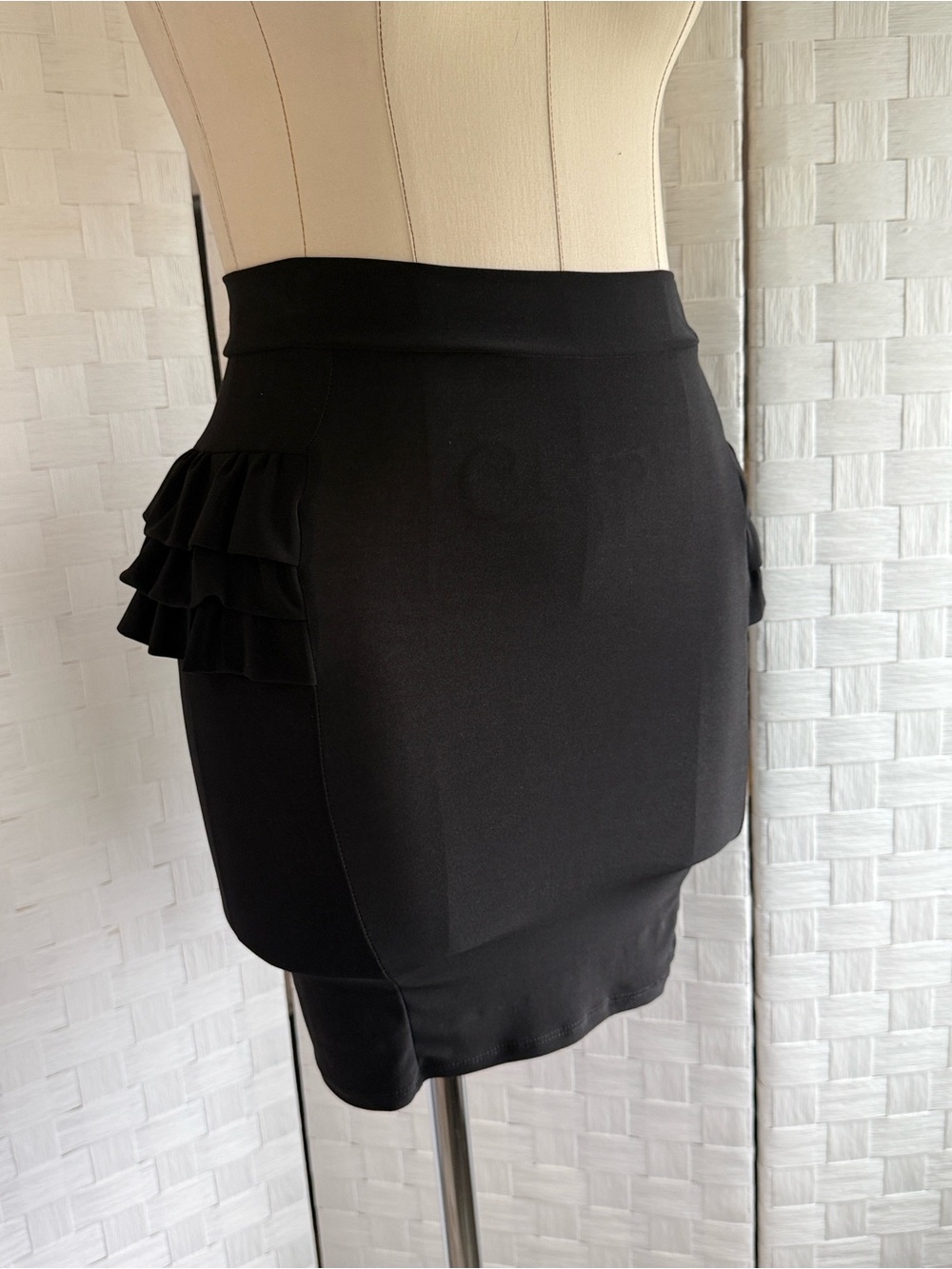 Black Ruffle Detail Women’s Pencil Skirt